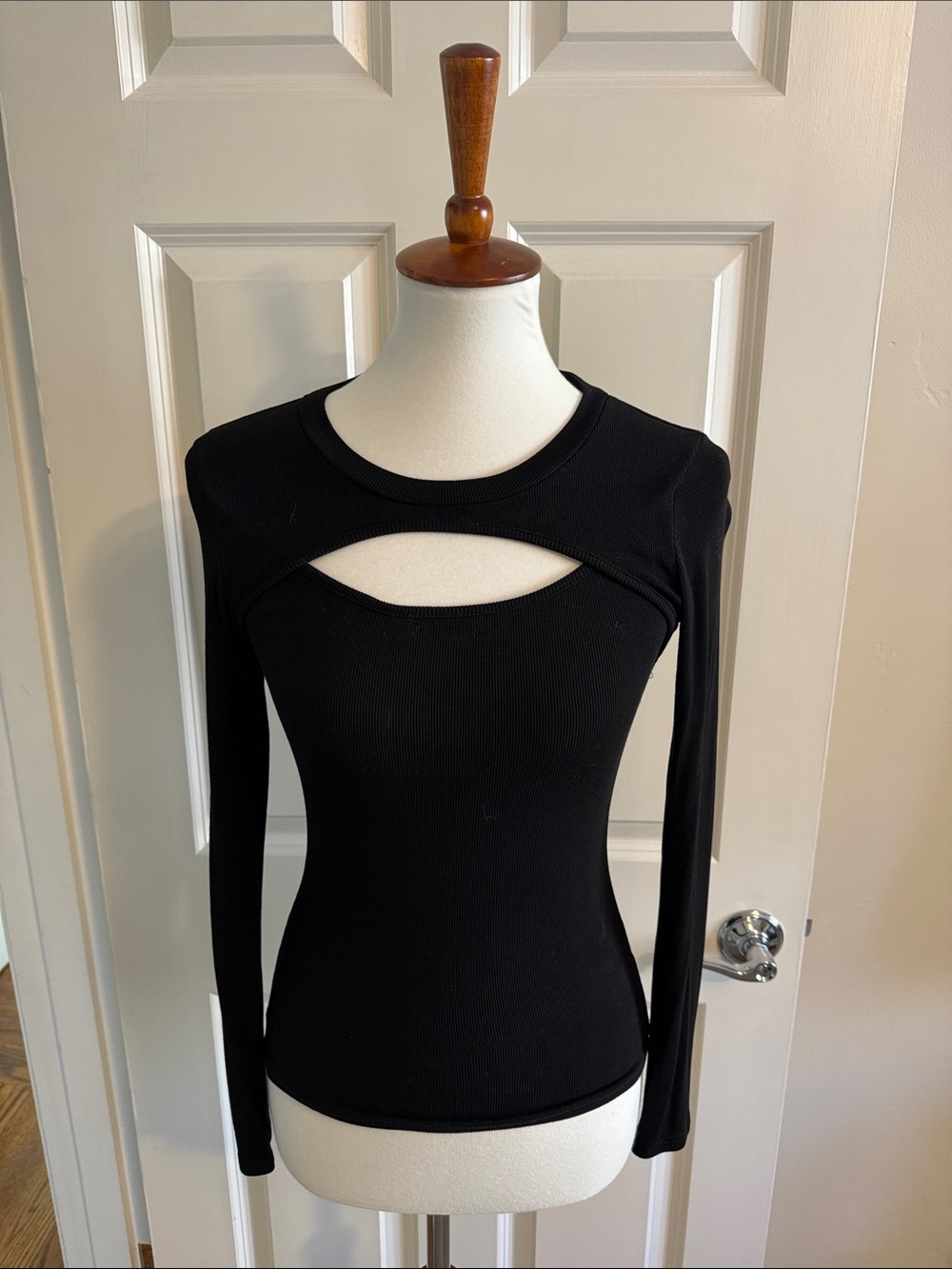 Black Long-Sleeve Cutout Ribbed Top -soft stretchy